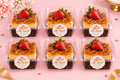 6 cajitas transparentes de Chocoflan individual decoradas con fresa y dulce de leche - Mi Sweet Boutique